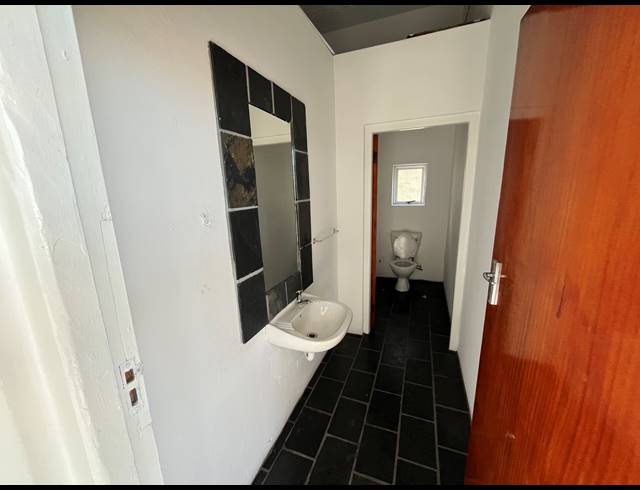 525M² WAREHOUSE TO LET IN PAARDEN EILAND